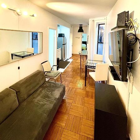 Appartement Stunning Two Bed Apt Hells Kitchen à New York Extérieur photo