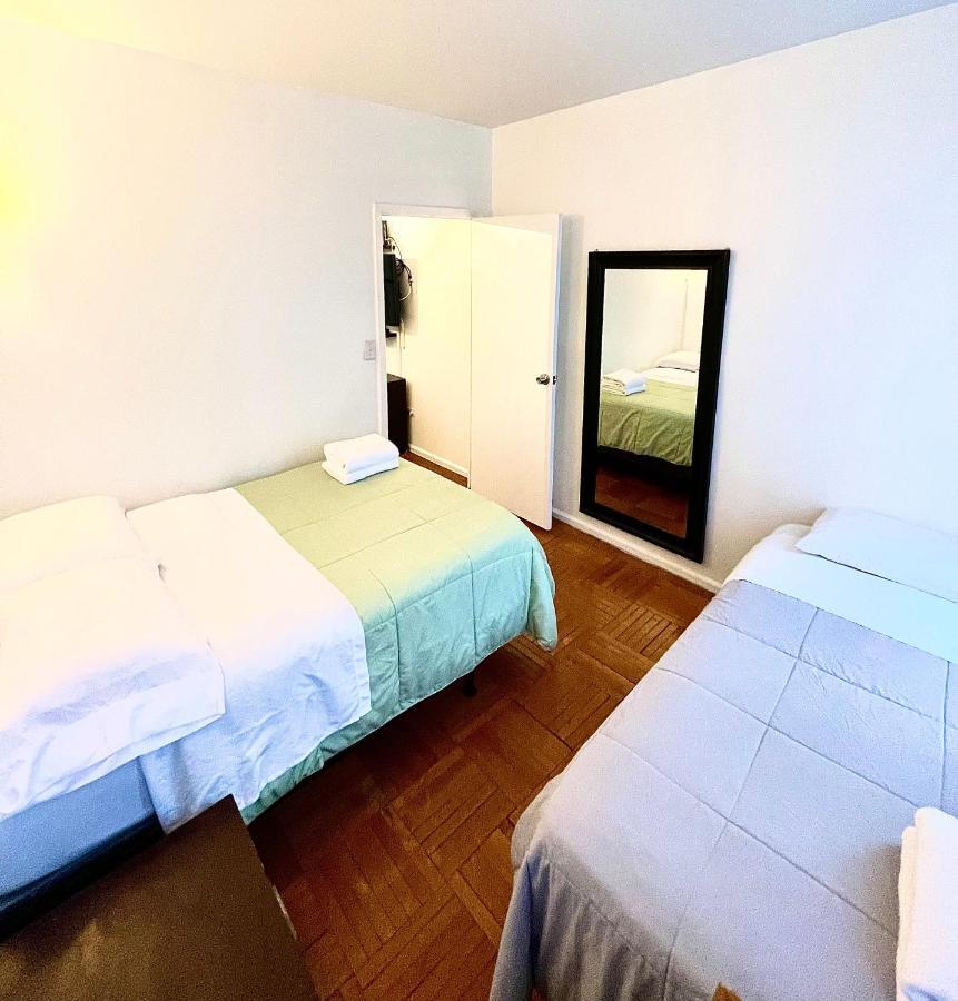 Appartement Stunning Two Bed Apt Hells Kitchen à New York Extérieur photo