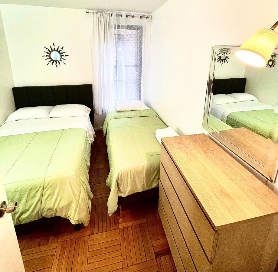 Appartement Stunning Two Bed Apt Hells Kitchen à New York Extérieur photo